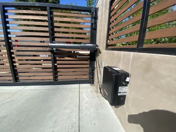Dual swing gate powered by Viking Access operators